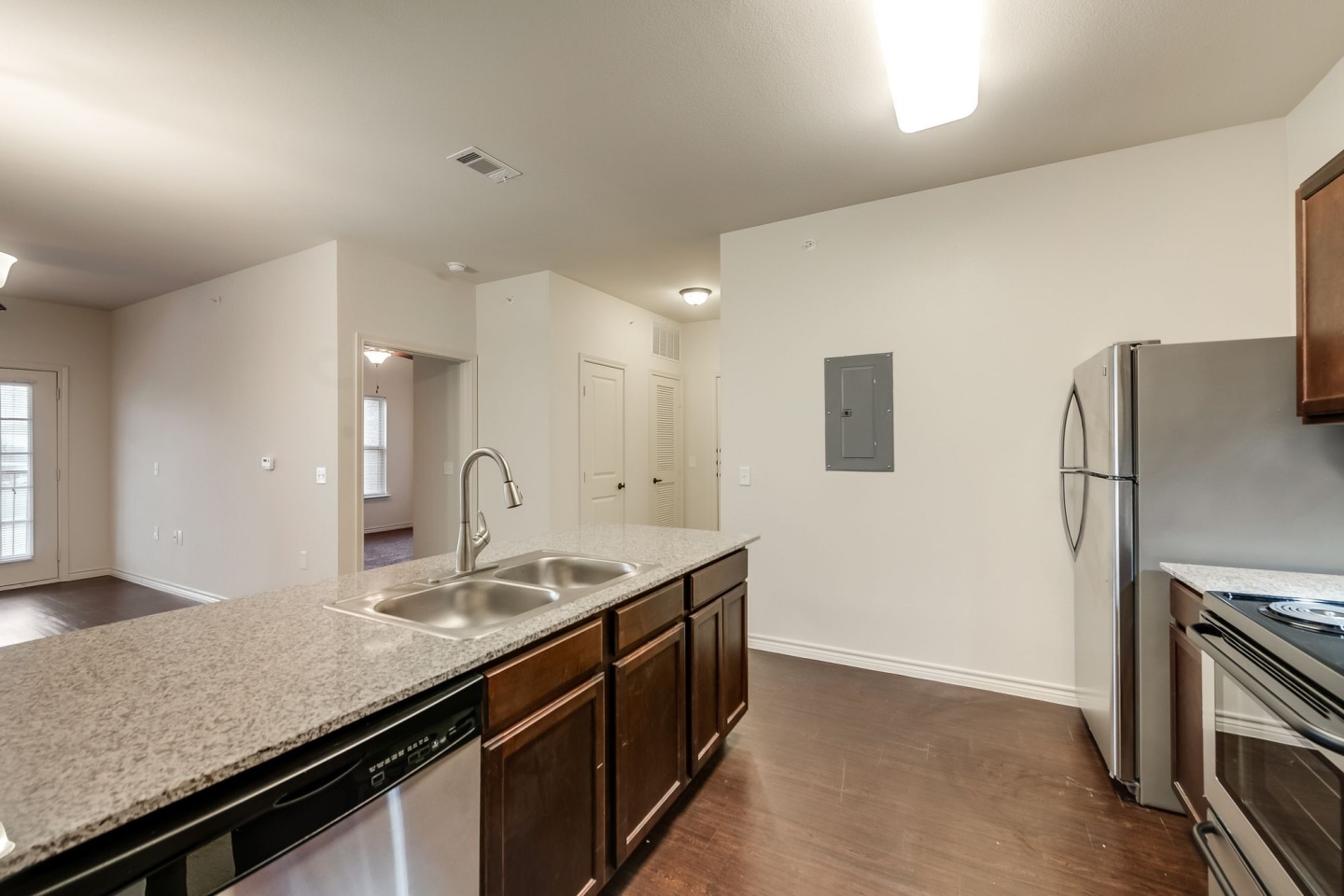 Majors Place Image 53