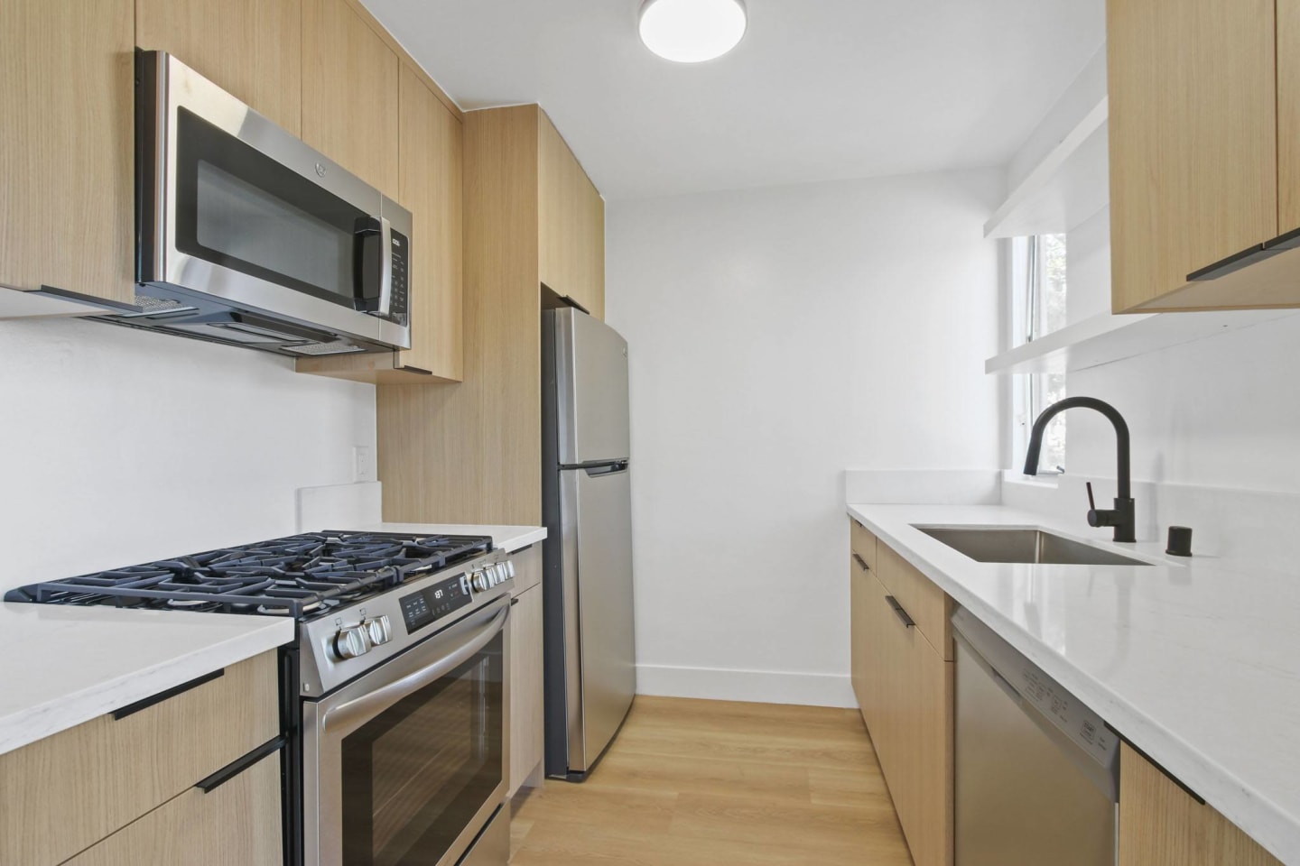 10310 Regent Apartments Image 9