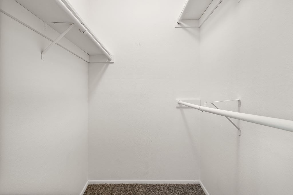 Topanga Canyon Apartments Image 8