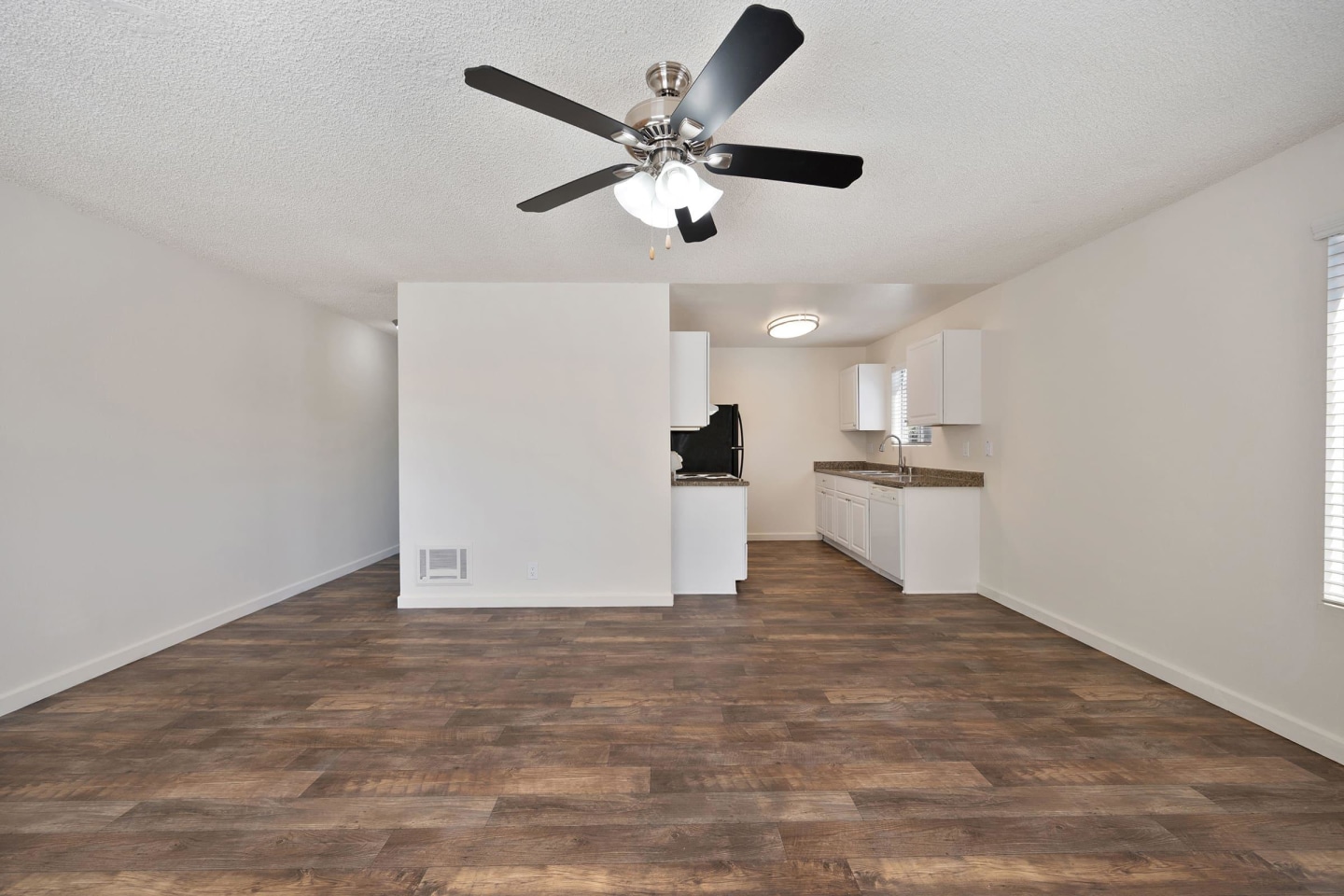 Elan Tamarack Shores Image 21
