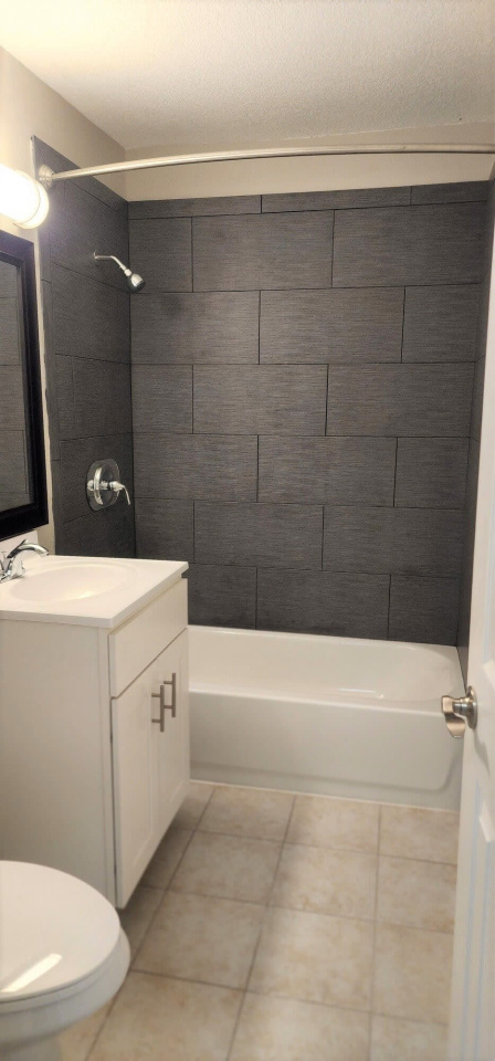 Savan Pointe Townhomes East and West Image 23