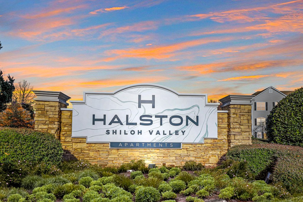 Halston Shiloh Valley Image 28