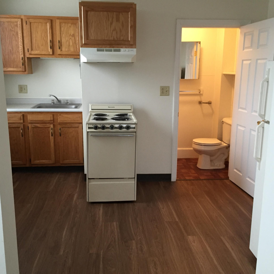 15 West Broadway Image 7