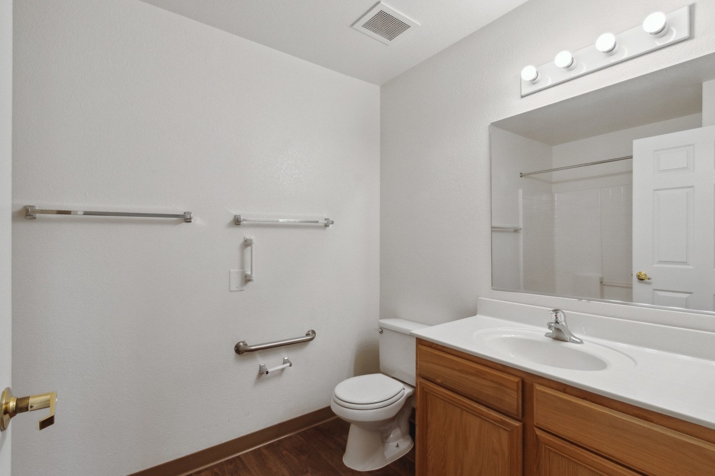 Somerset Village Image 12
