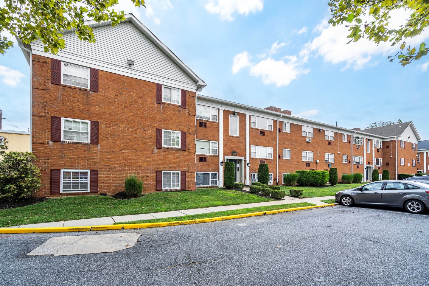 Carriage House Apartments Image 6