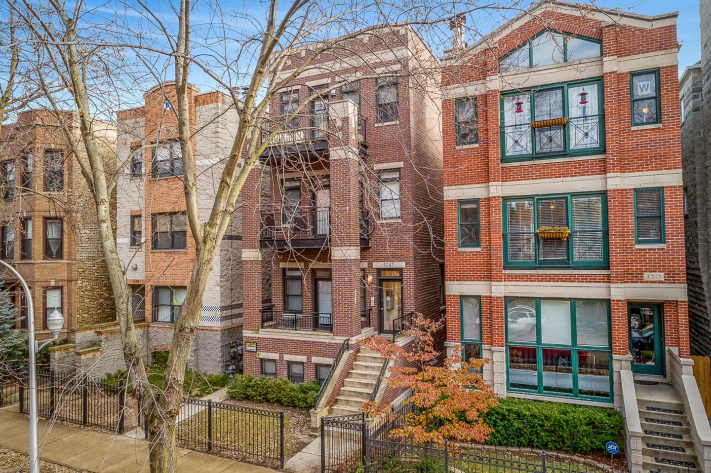3247 North Seminary Ave. Apt. Image 1