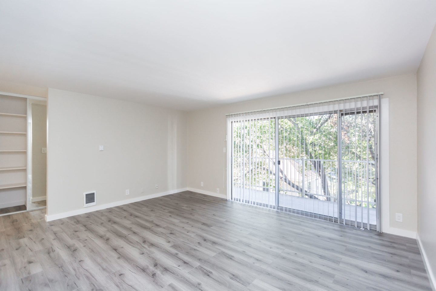 472 Jean Street Image 1