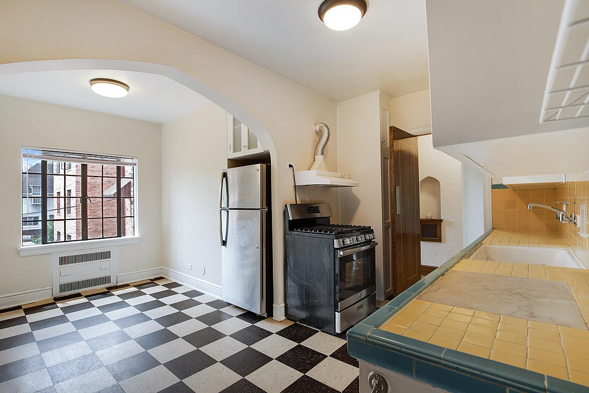 Avon Apartments Image 3
