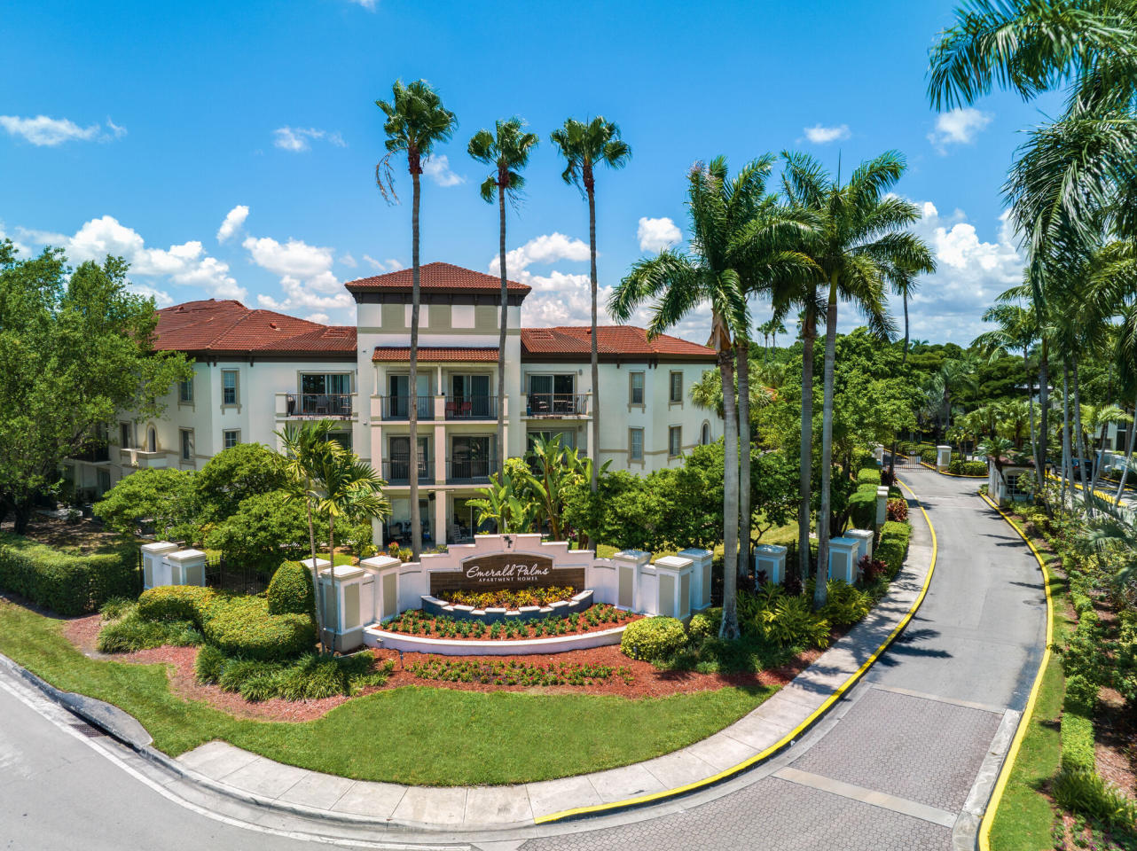 Emerald Palms Image 11