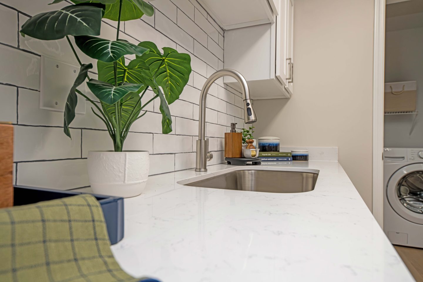 The Collins Apartment Homes Image 4