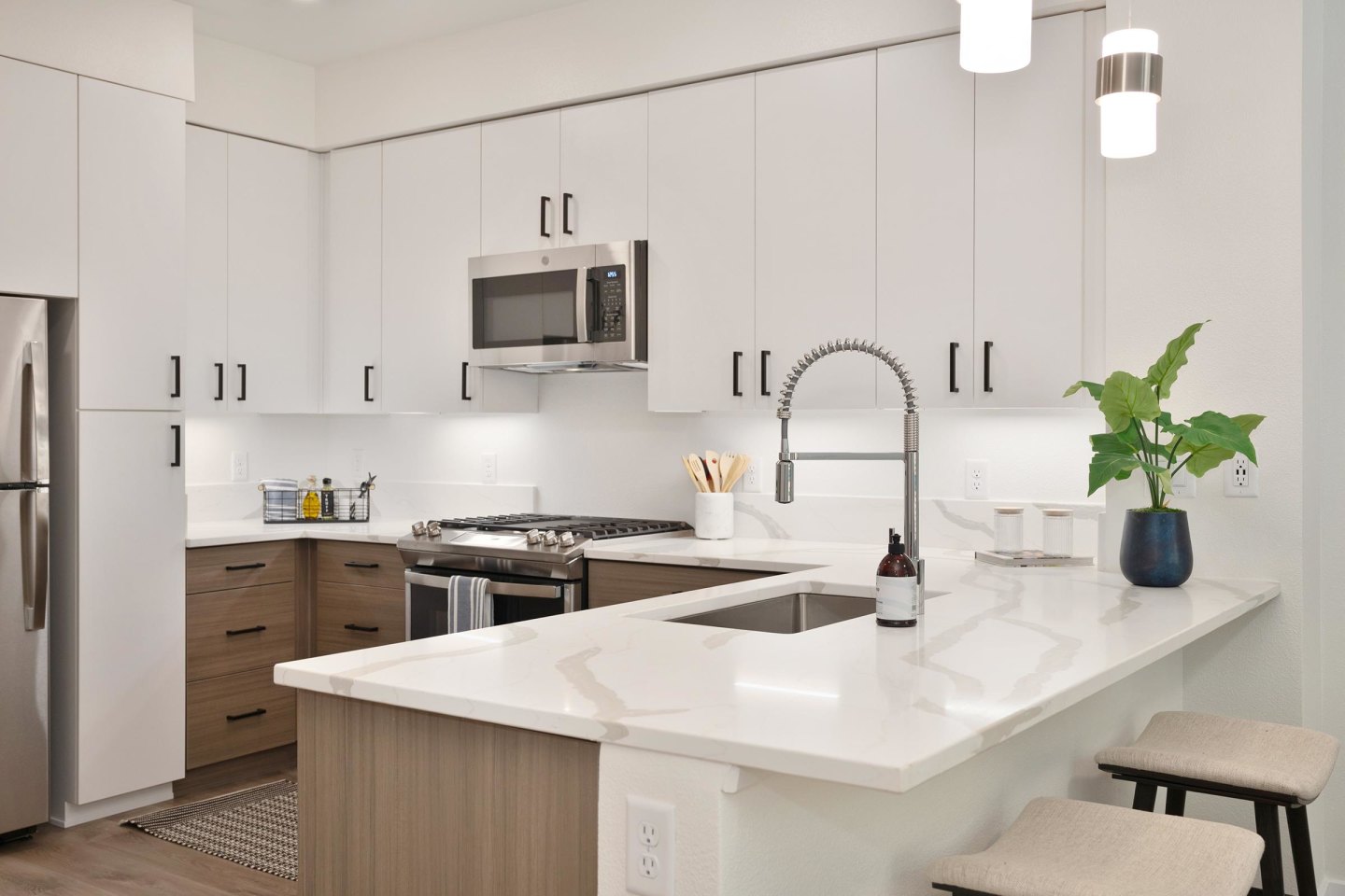 Halcyon Apartments Image 77