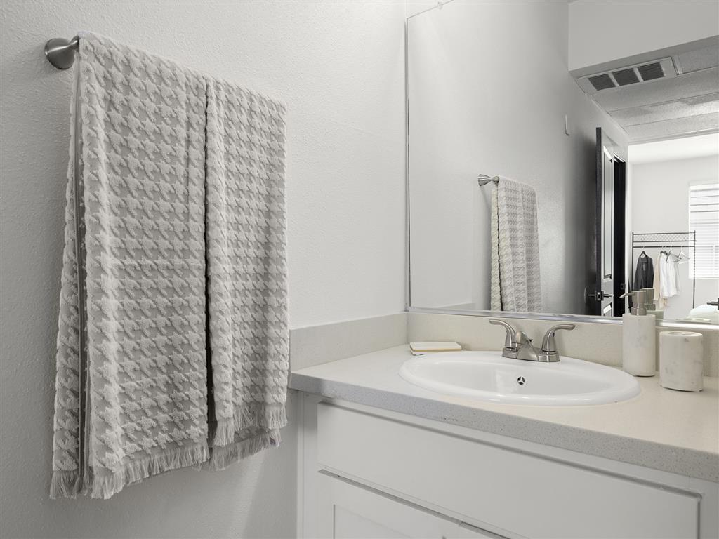 The Enclave Image 19