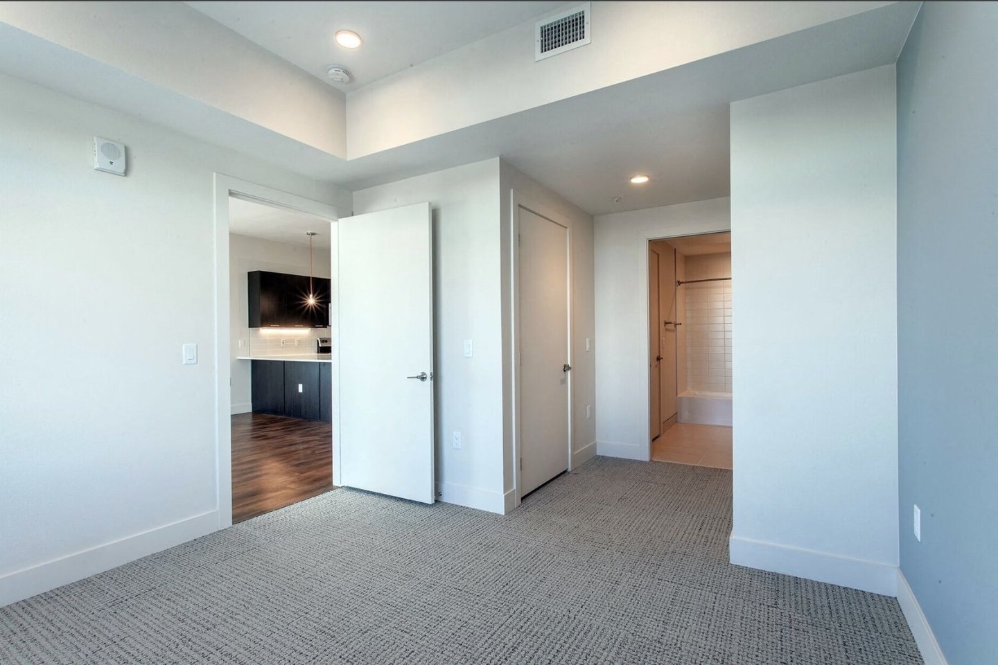 DELO Apartments Image 14