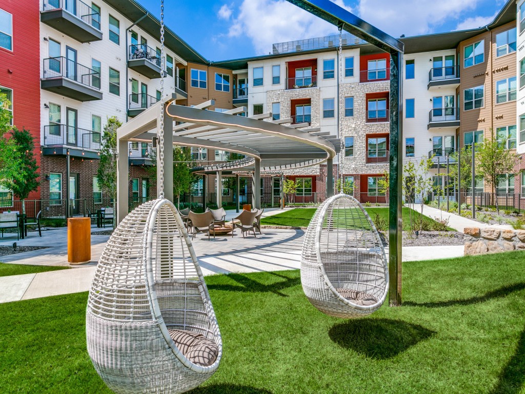Sagemont Luxury Living Image 72