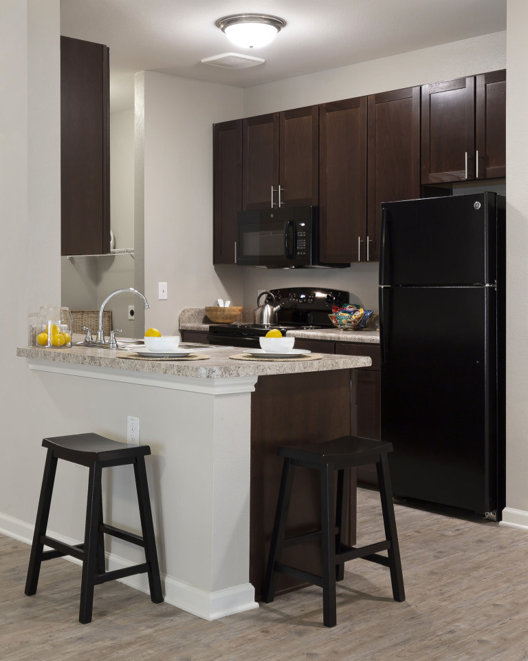 Pointe at Crestmont Apartments - Affordable Housing Image 20