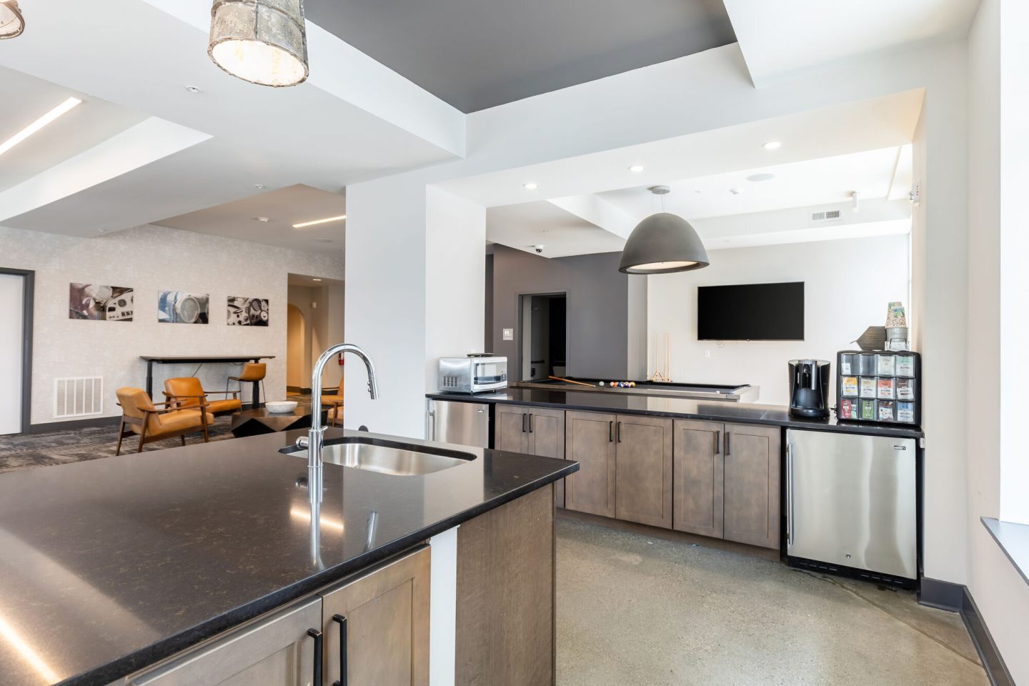 Wilshaw Apartments Image 38