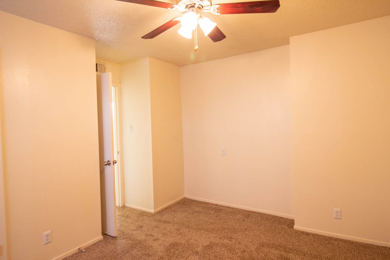 Plaza Square Apartments Image 22