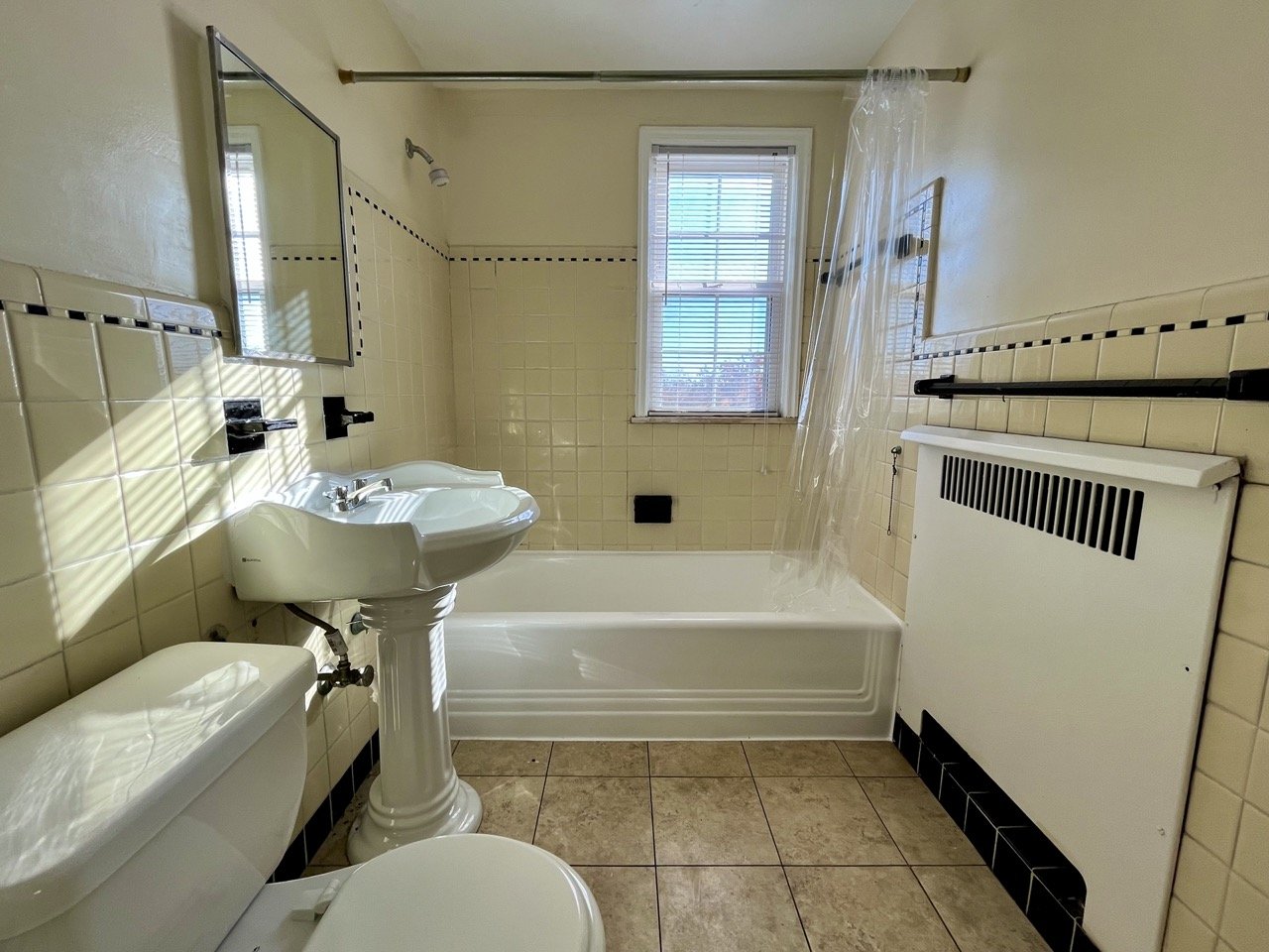 Shaker House & Shaker Town House Image 31