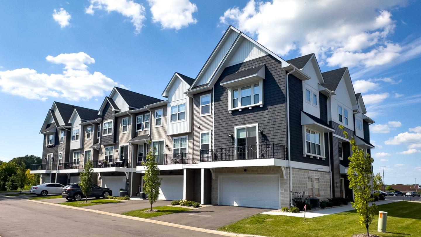 Field & Grove Townhomes of Champlin Image 47