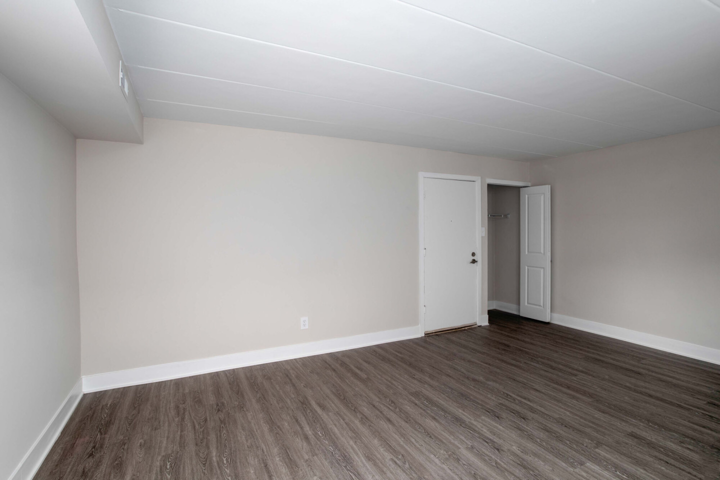 Lion's Gate Apartments Image 15
