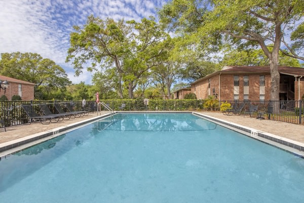 Coachman Club Apartments Image 3