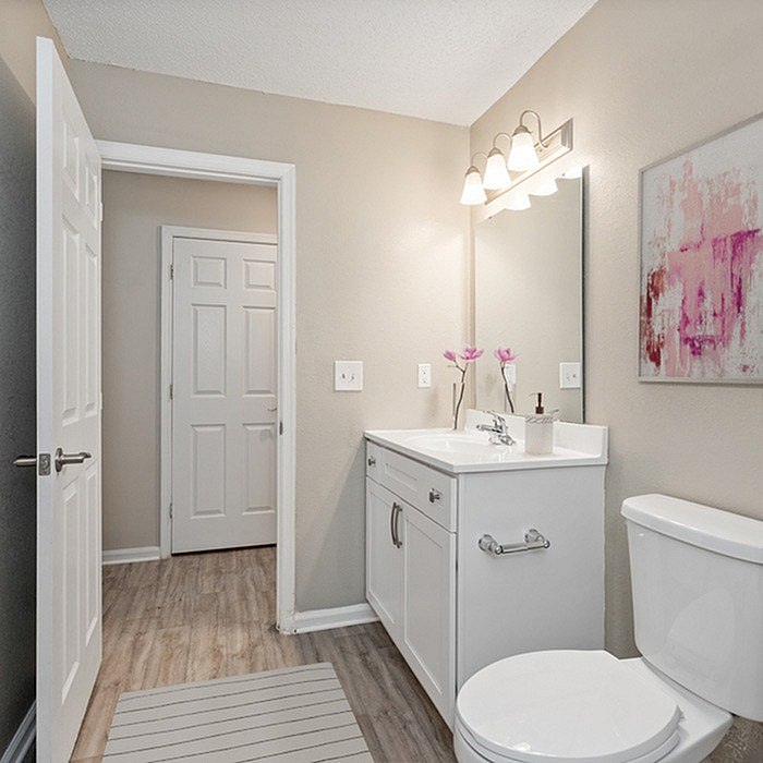 Country Club Apartment Homes Image 12