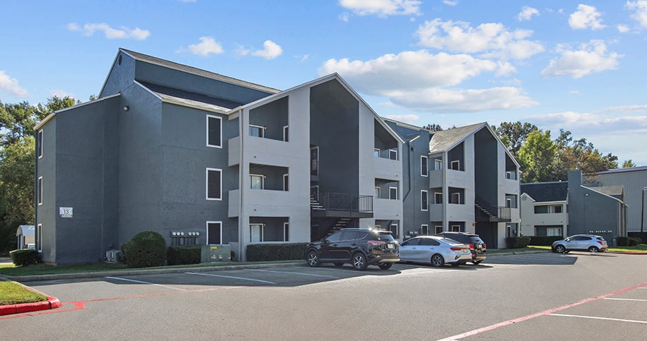 Hollytree Apartments Image 3