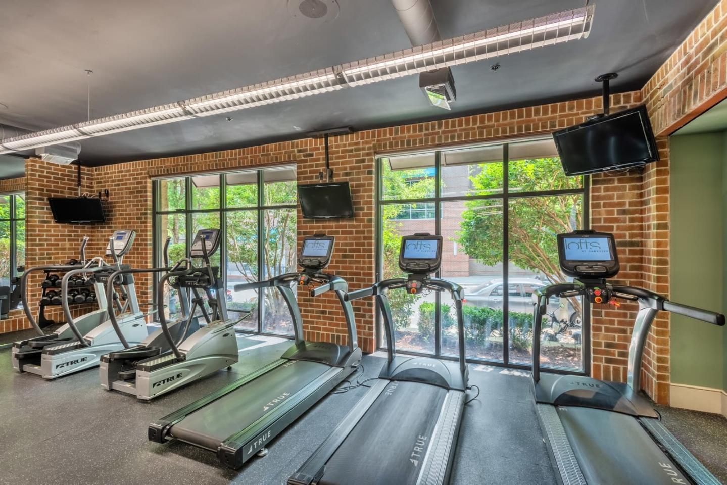Lofts at Lakeview Image 17