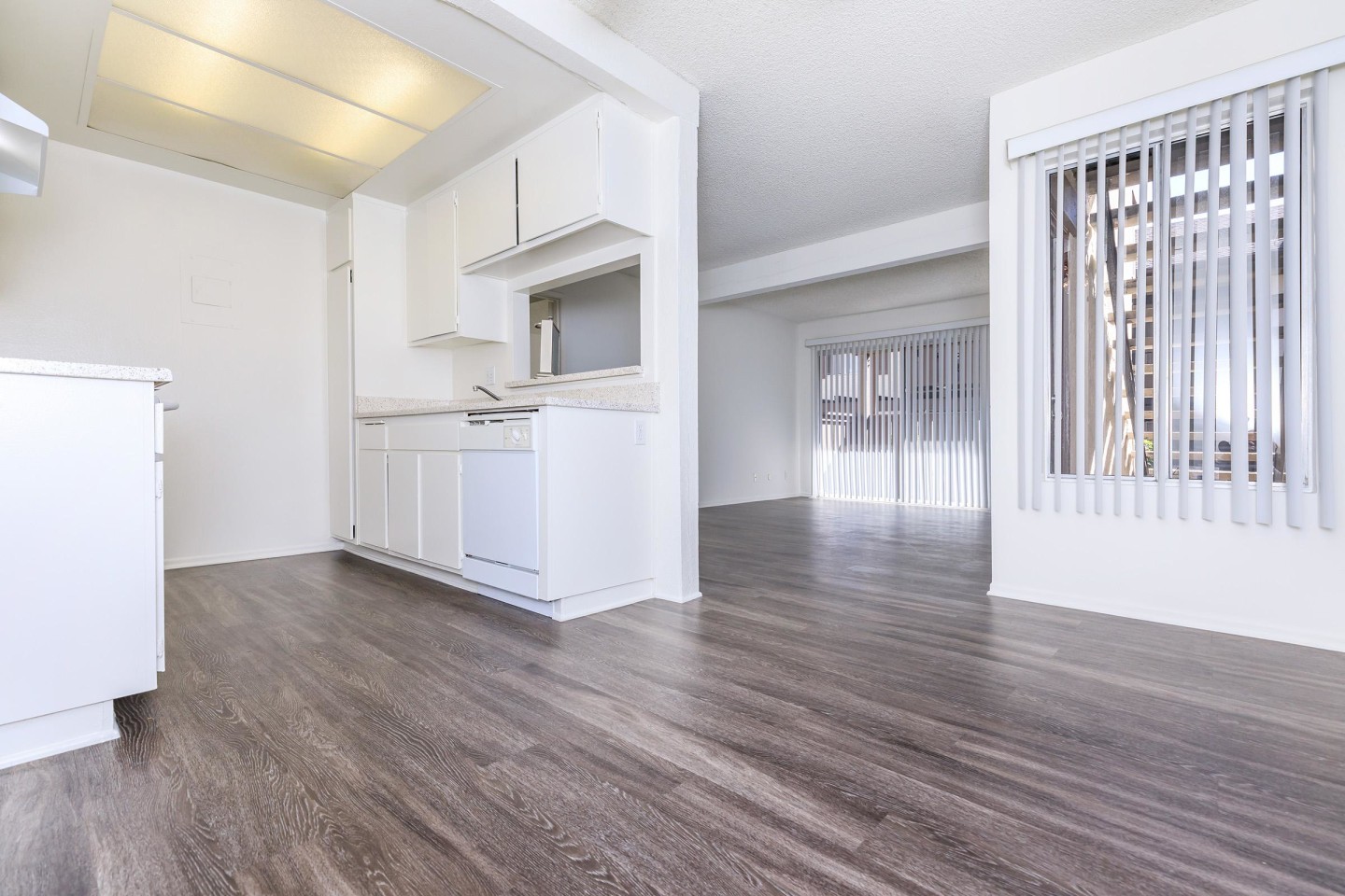 Country Hills Apartment Homes Image 32