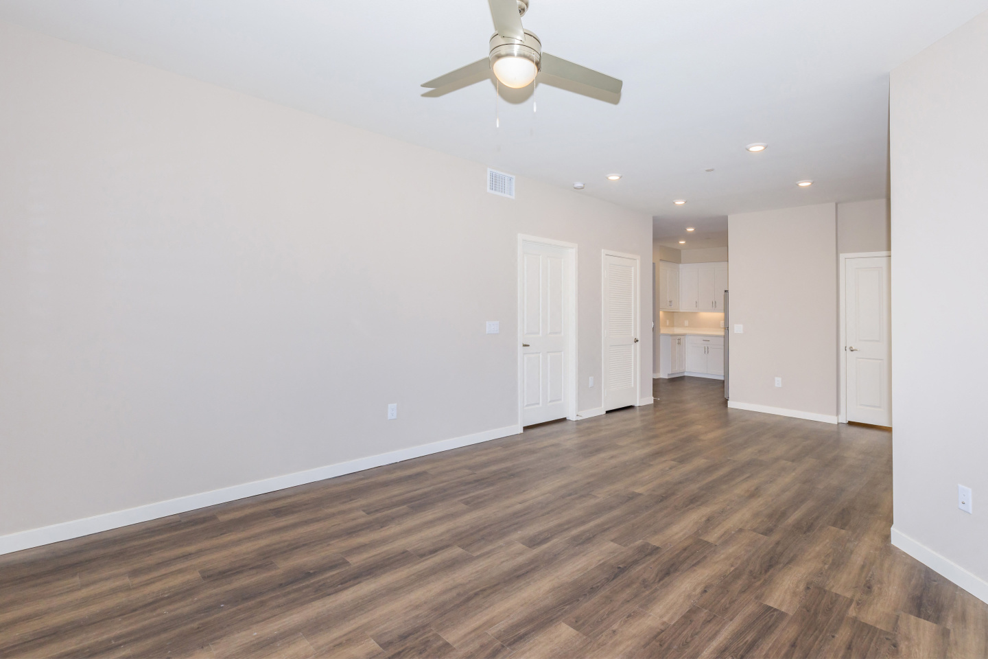 Los Alamitos Luxury Apartments Image 43