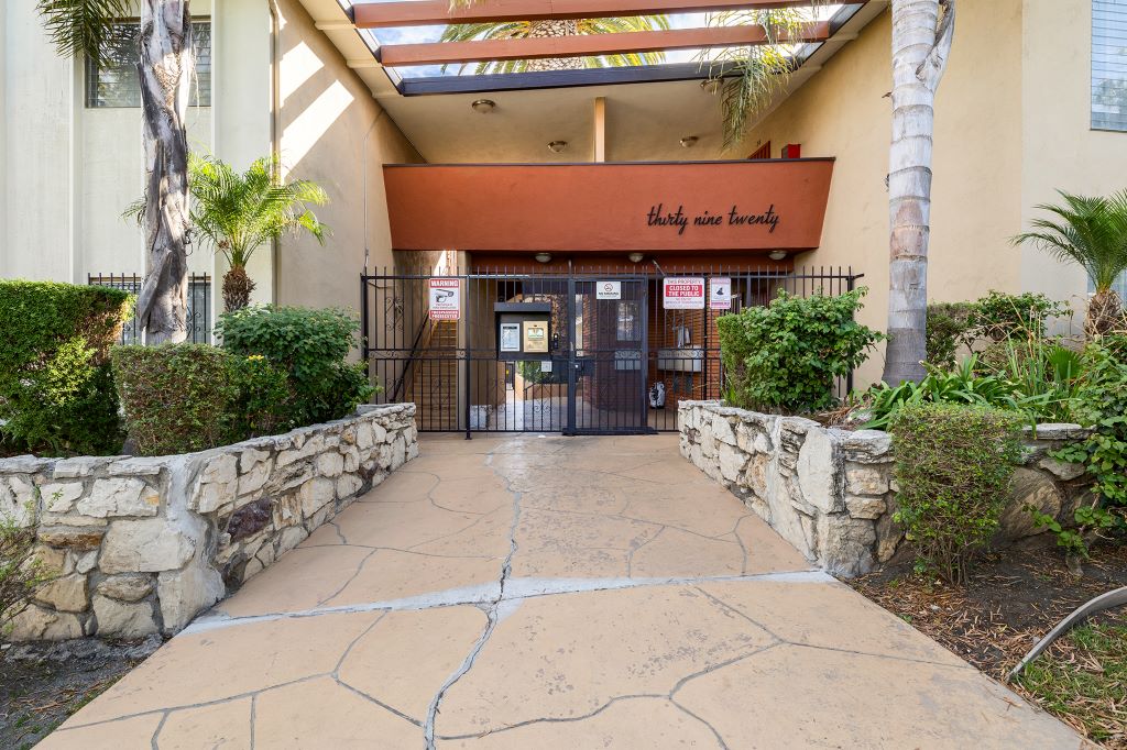 John Manor Image 1