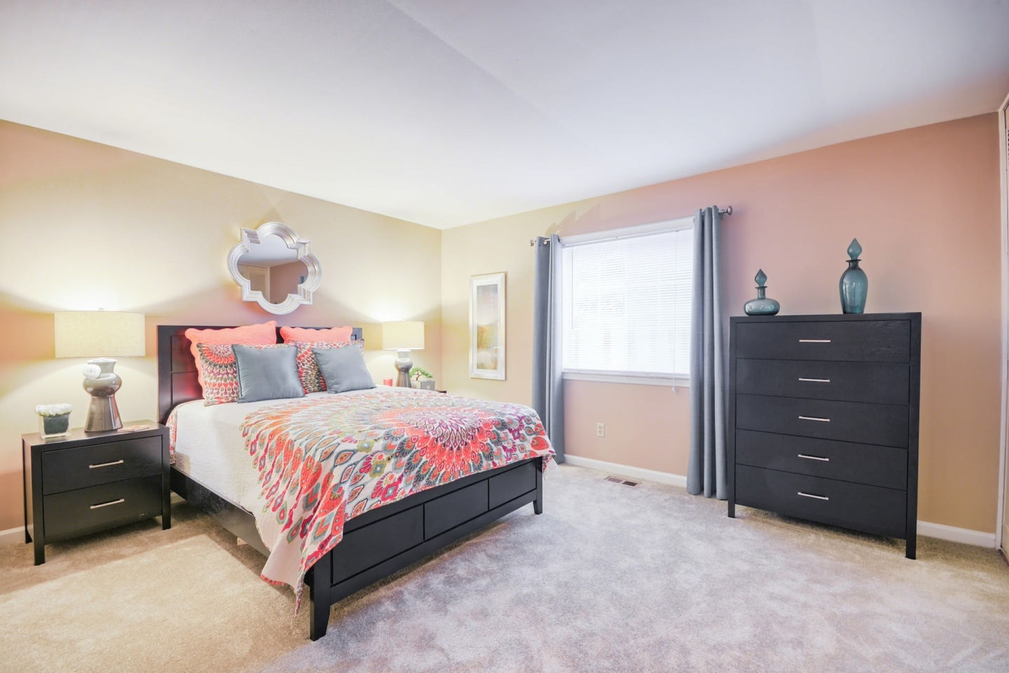 Chateau de Ville Apartments Image 3