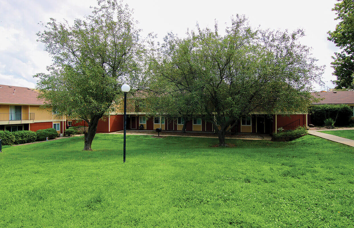 Raintree Apartments Image 9
