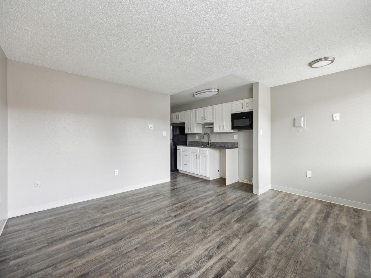 Newport Square Apartments Image 41