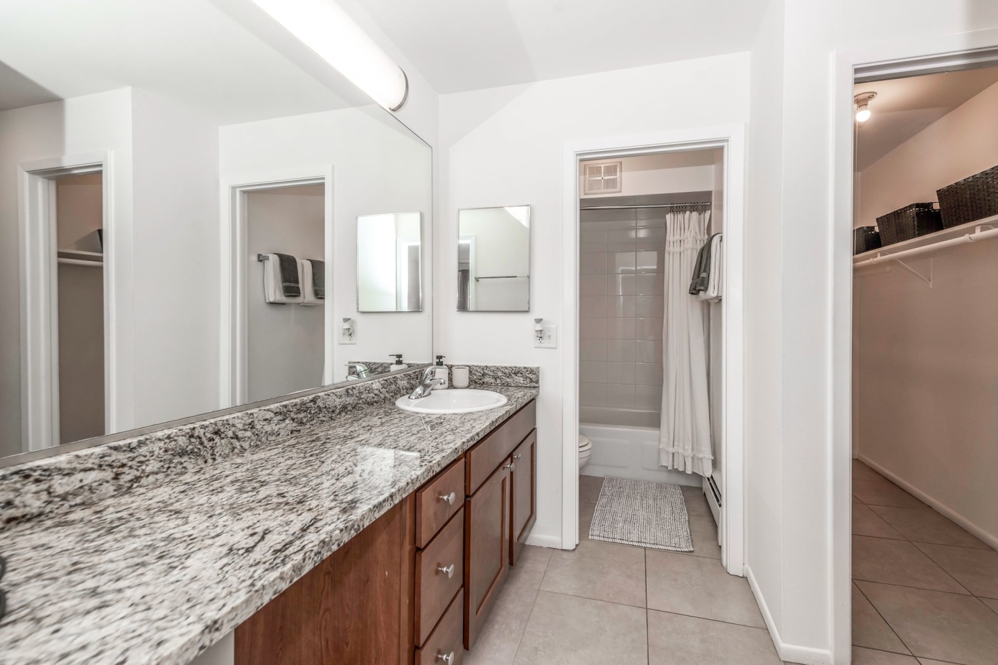 Barrington Lakes Apartments Image 33