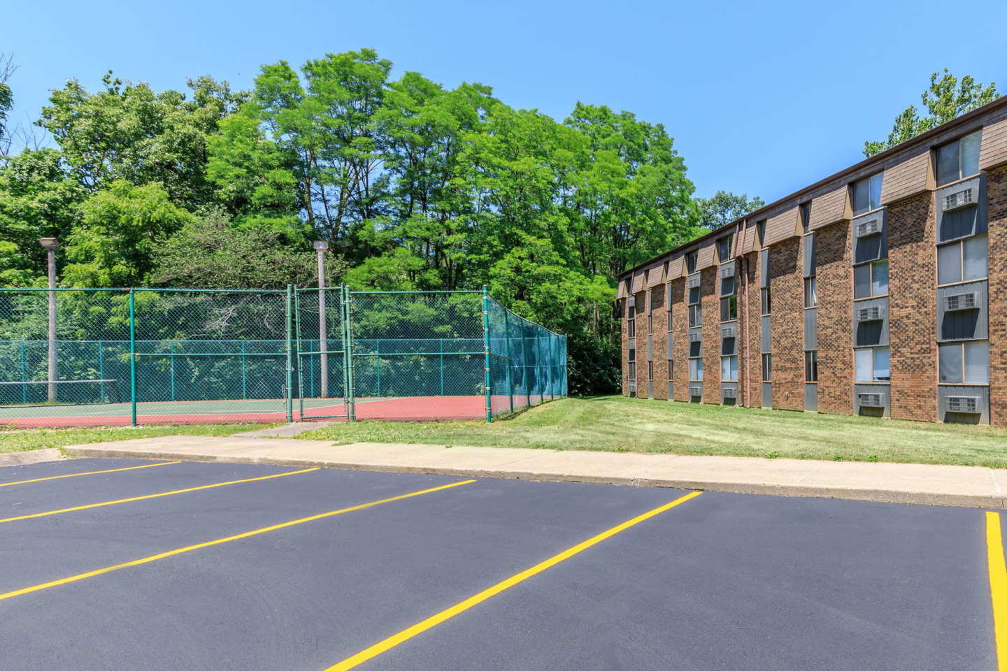 The Bluffs Apartments Image 26