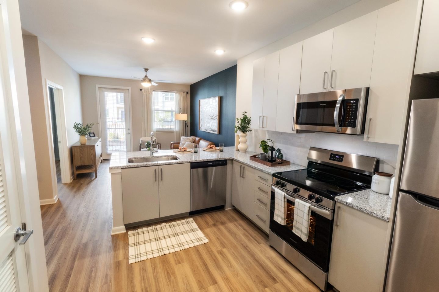 Woodlands Creekside Image 7
