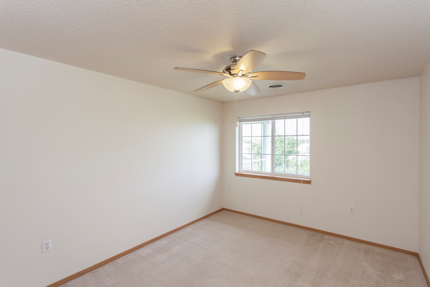 Platinum Valley Apartments Image 32