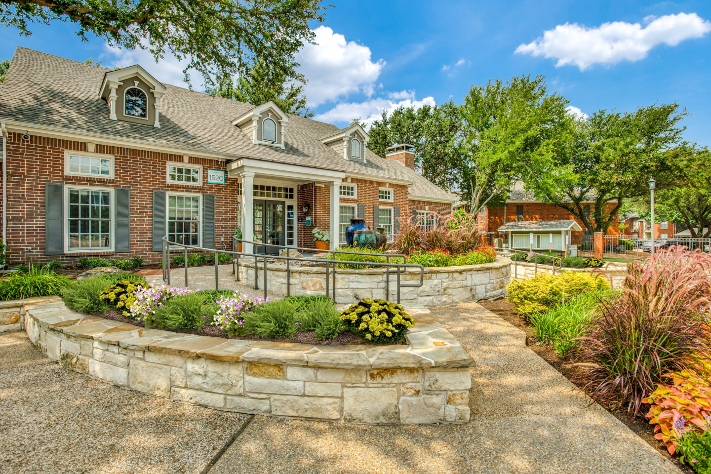 Old Shepard Place Image 38