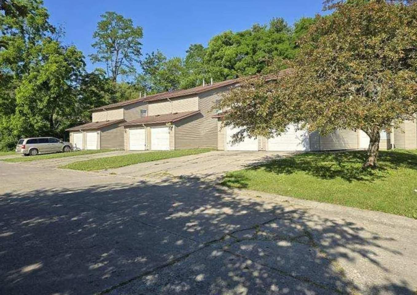 Canterbury Townhomes Image 2