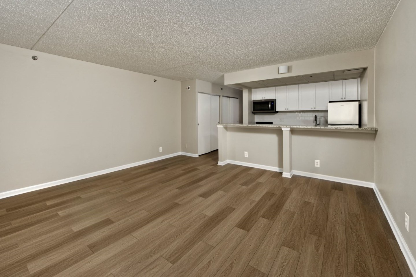 Lenox Club Image 11