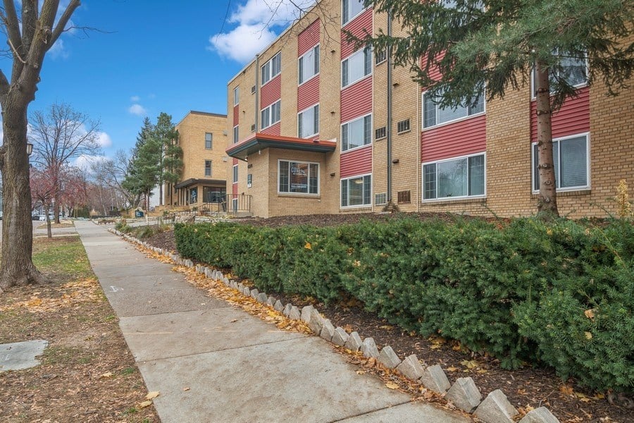 Cove at Linden Hills Image 7