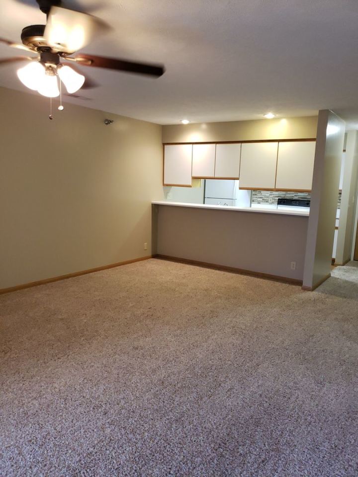 Deer Park Apartments Image 1