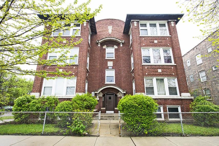 8001 S May St Image 1