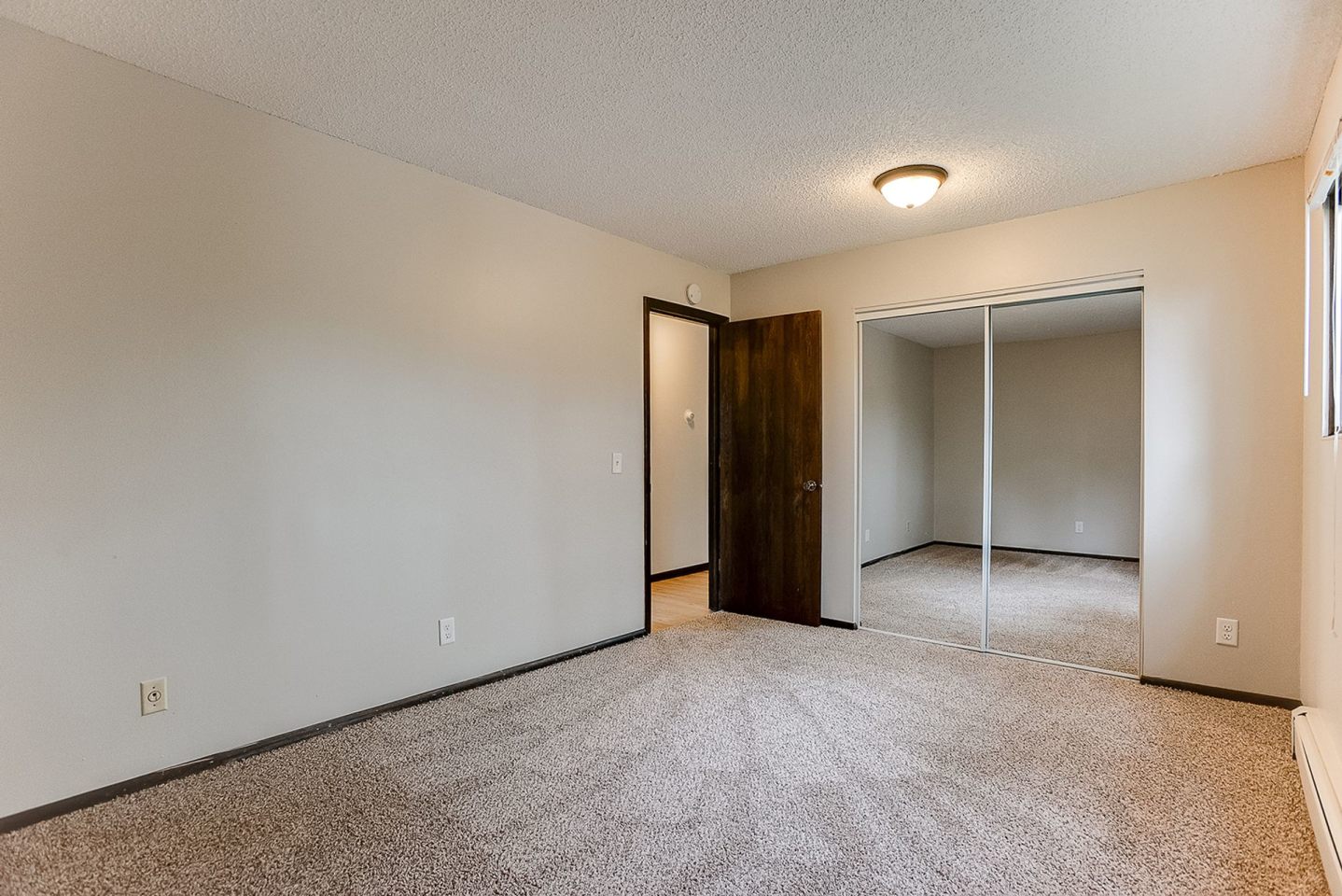 3727 Foss Road Image 12