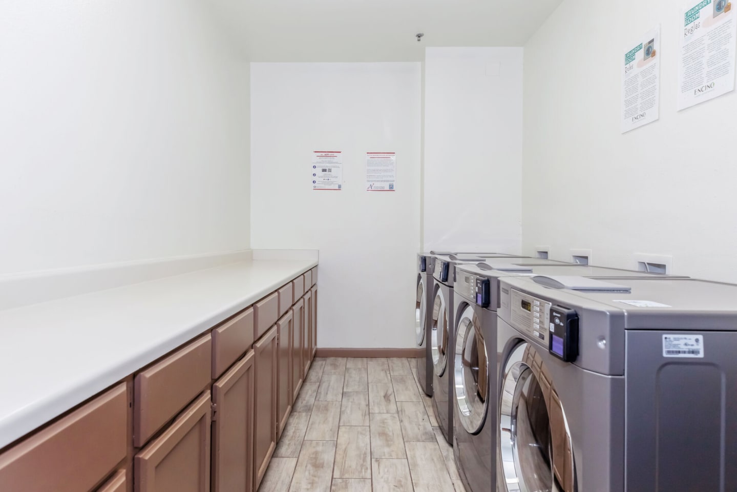 Encino Luxury Apartments Image 19