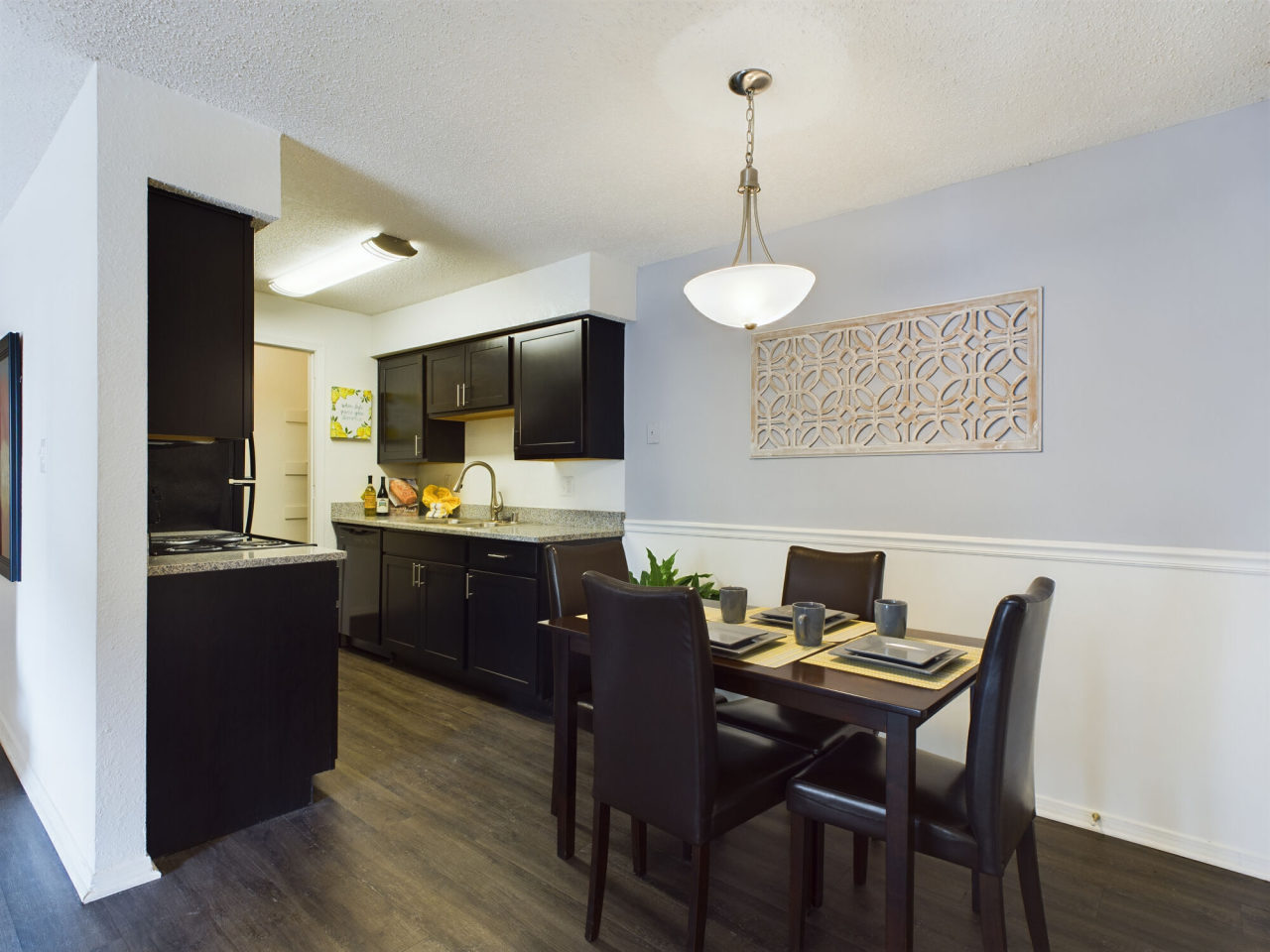 Raintree Apartments Image 3