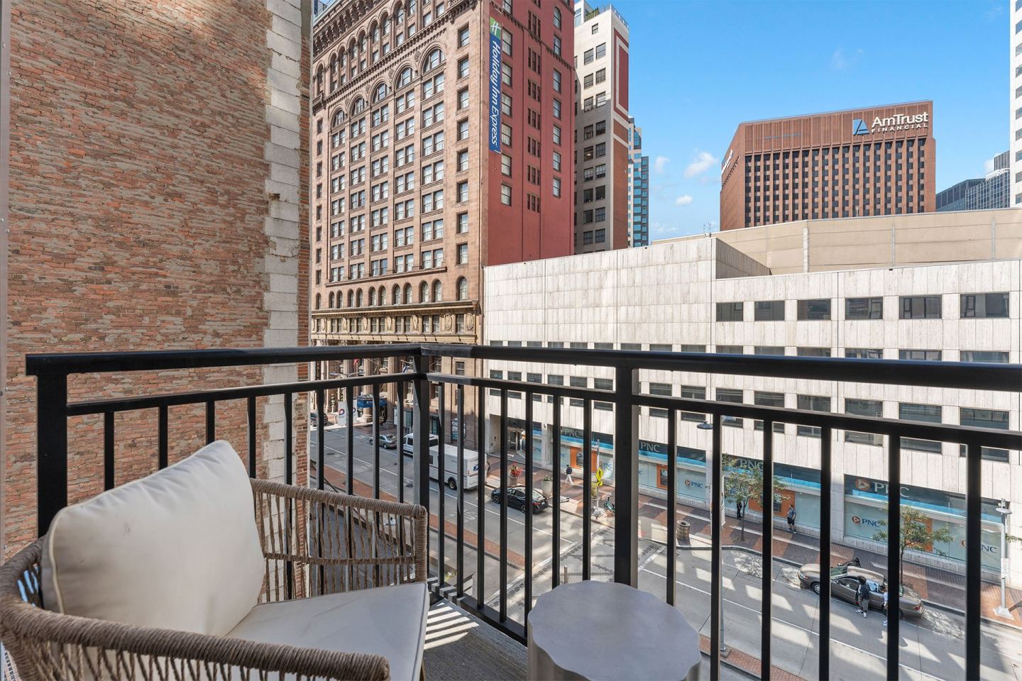 Skyline 776 Image 32