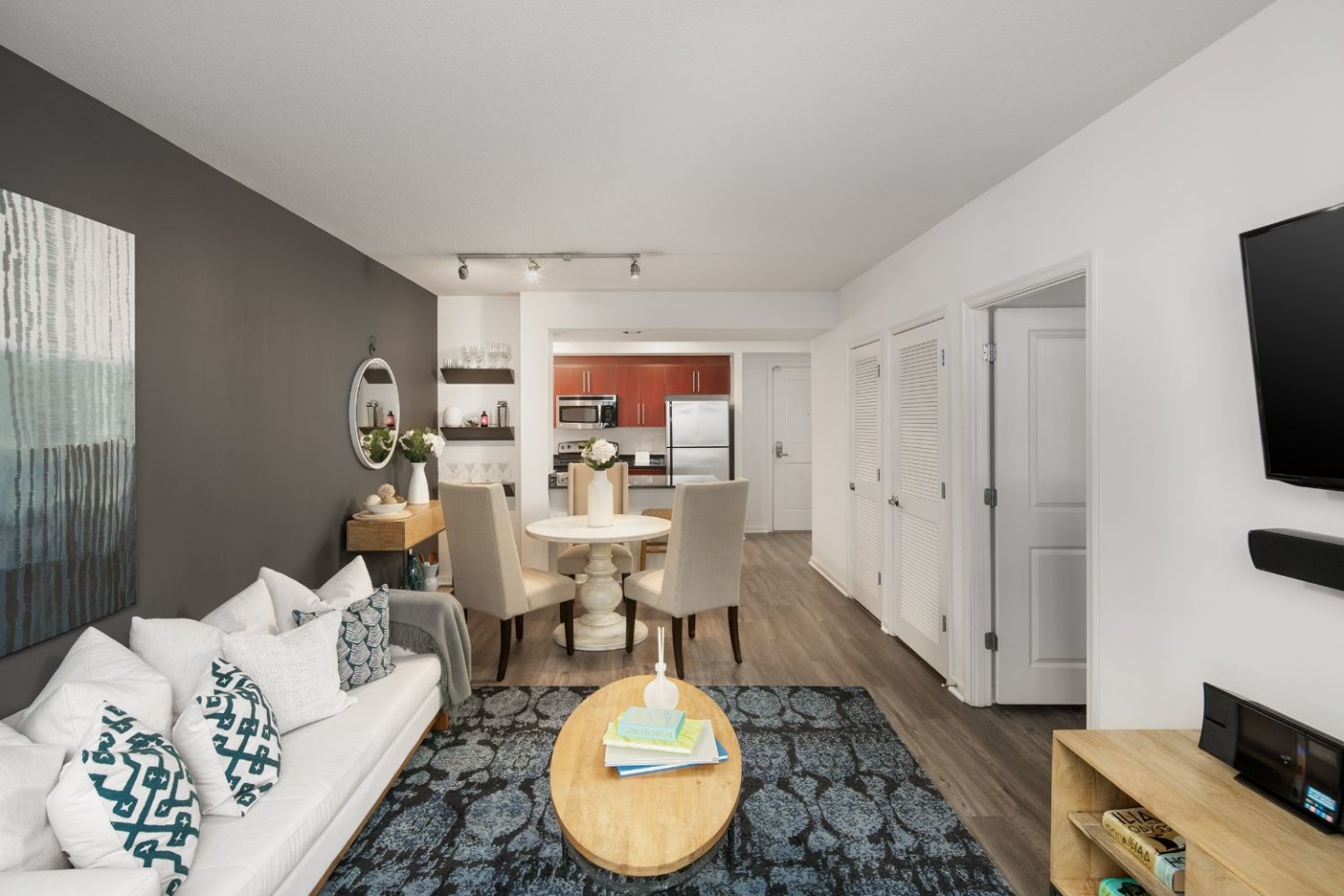909 Apartments Image 11
