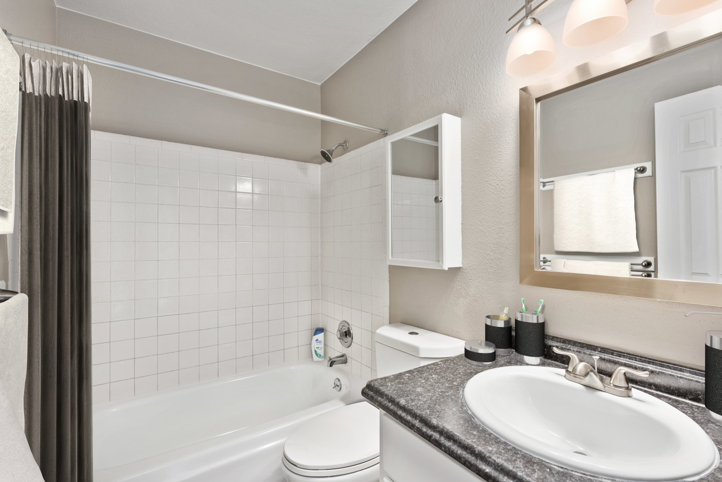Fairview Apartments & Townhomes Image 8